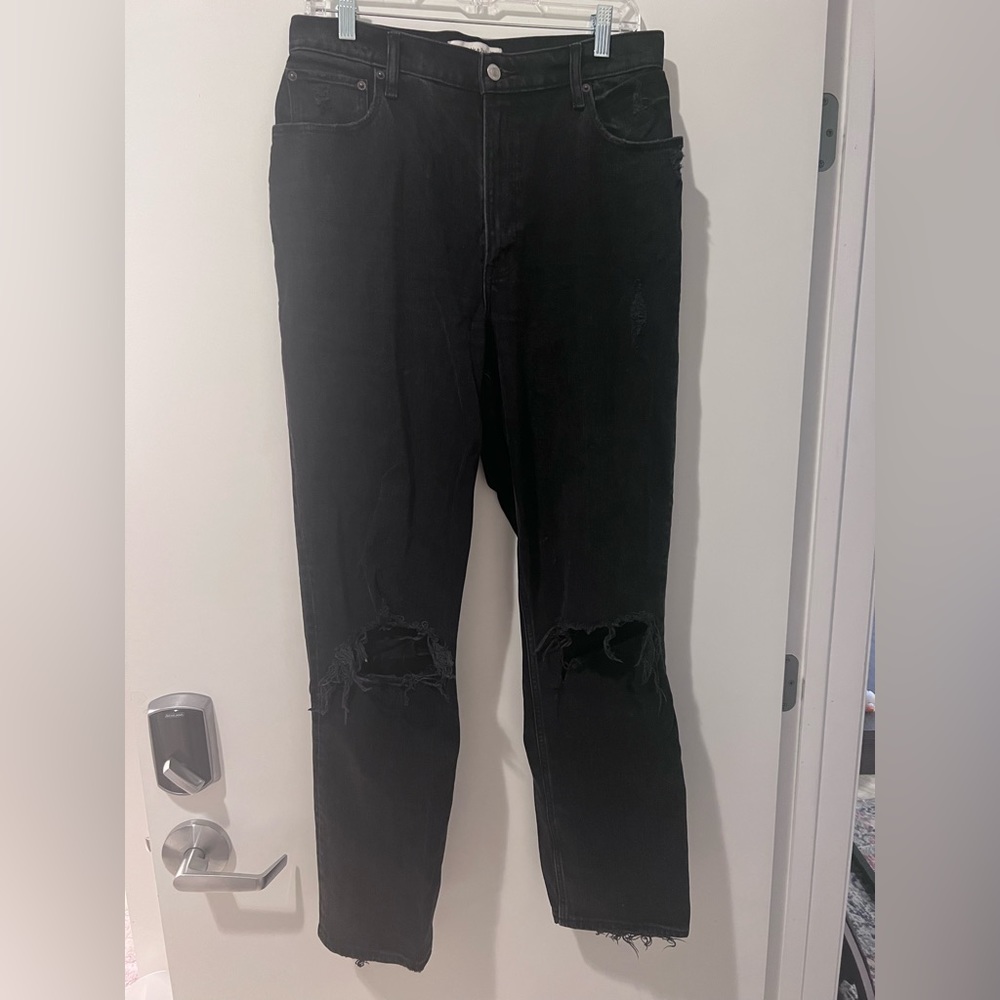 Abercrombie & Fitch Black High-Rise Distressed Jeans